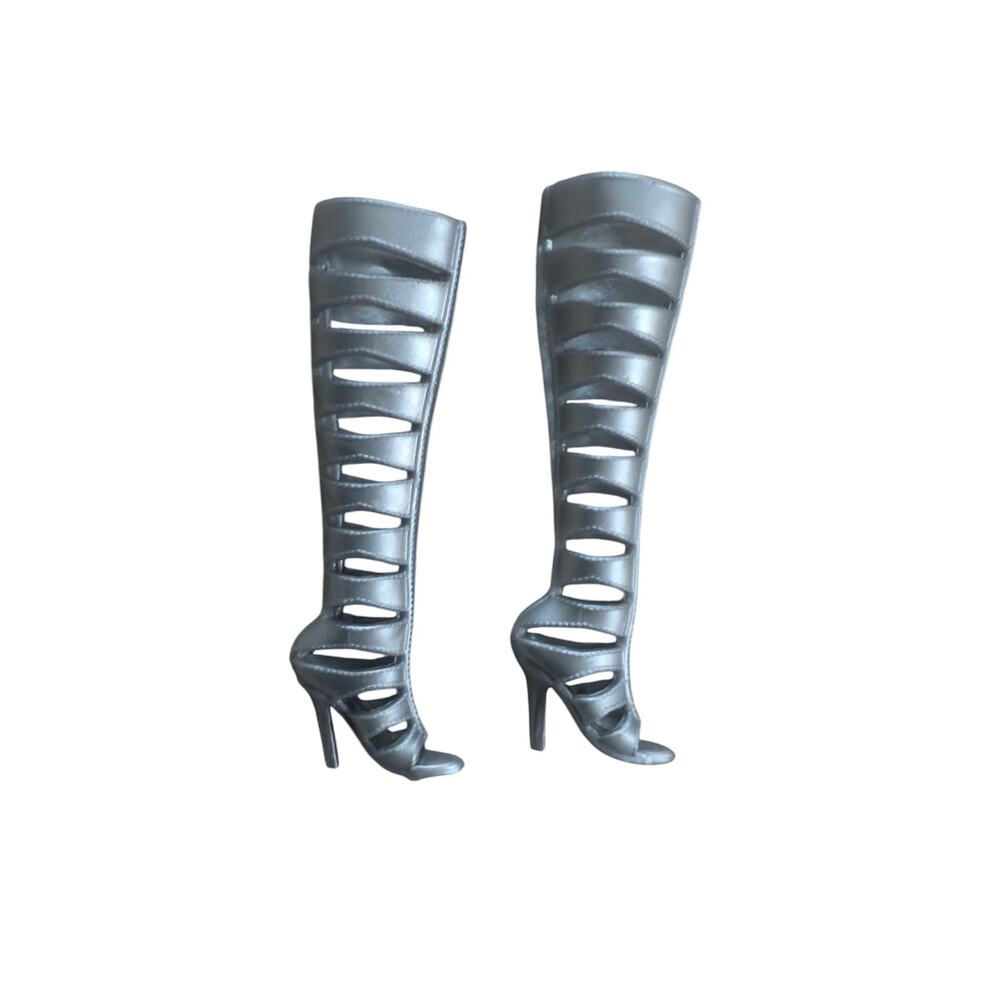 Barbie Made to Move Signature Looks #7 Petite Doll Tall Silver Boots Gladiator - Picture 3 of 3